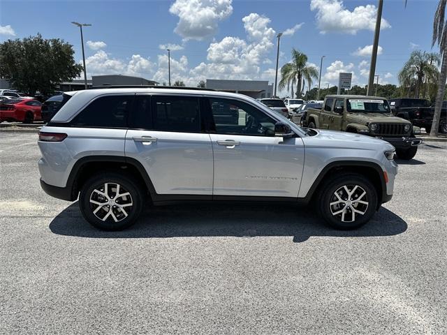 new 2025 Jeep Grand Cherokee car, priced at $41,574