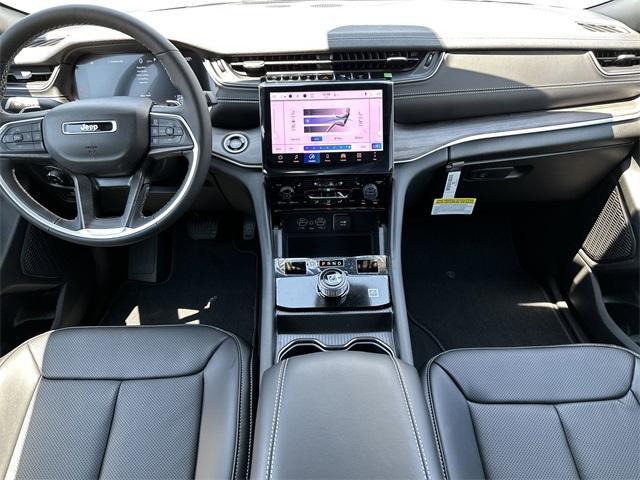 new 2025 Jeep Grand Cherokee car, priced at $41,574