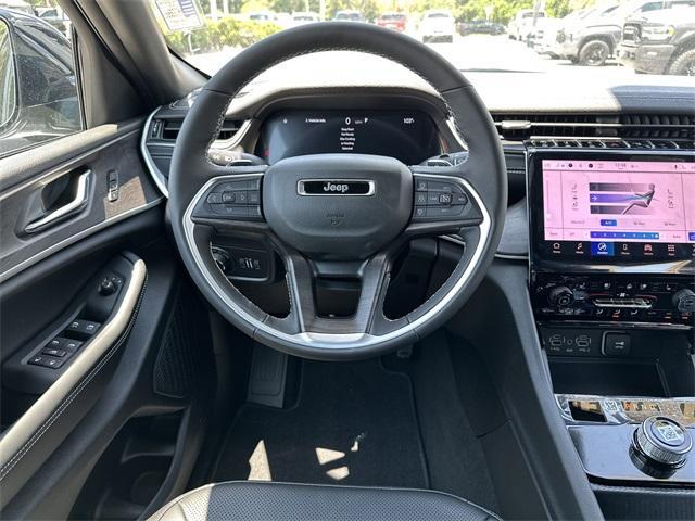 new 2025 Jeep Grand Cherokee car, priced at $41,574