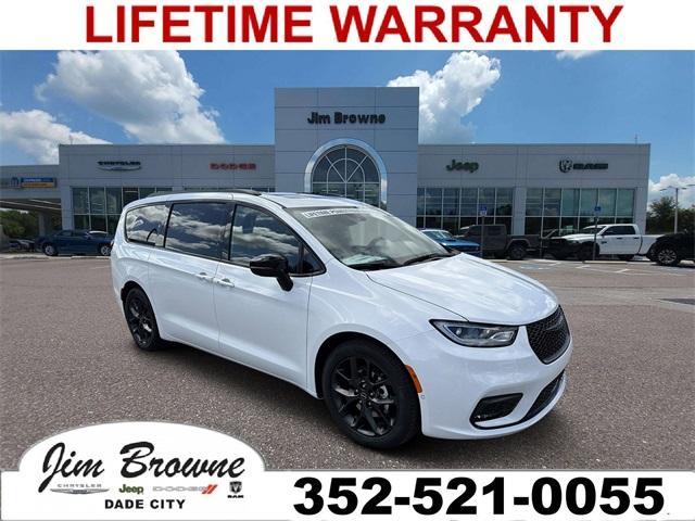 new 2026 Chrysler Pacifica car, priced at $47,833