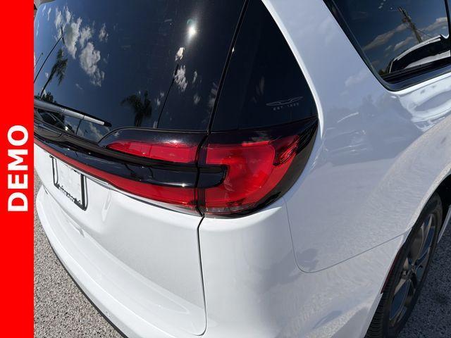 new 2026 Chrysler Pacifica car, priced at $39,397