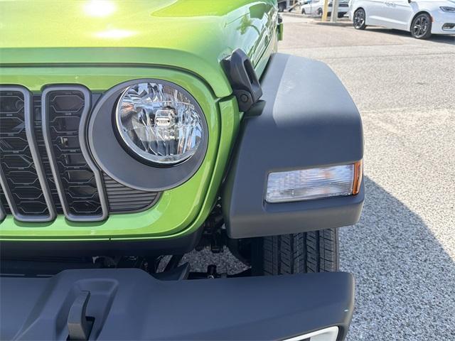 new 2026 Jeep Gladiator car, priced at $41,452