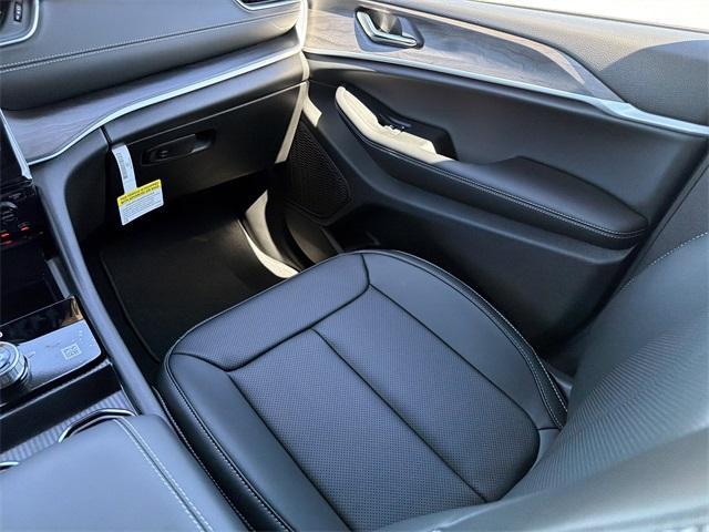 new 2025 Jeep Grand Cherokee car, priced at $43,574