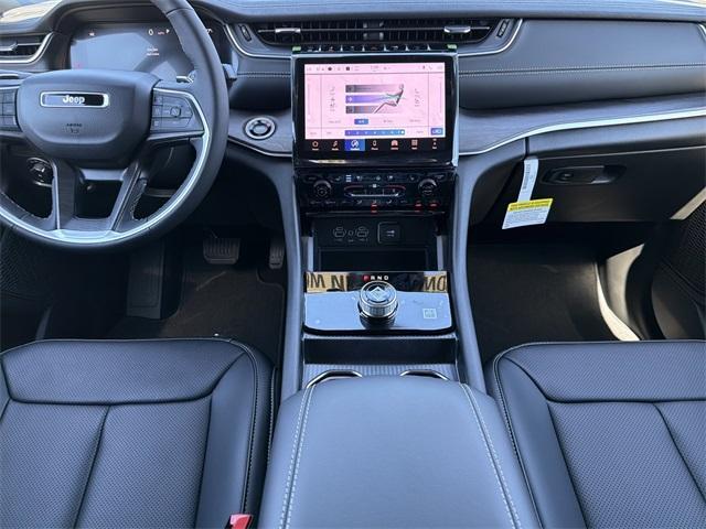 new 2025 Jeep Grand Cherokee car, priced at $43,574