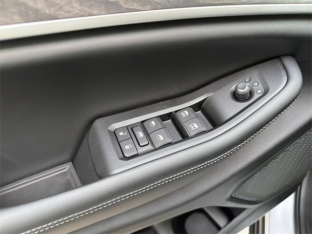 new 2025 Jeep Grand Cherokee car, priced at $42,199