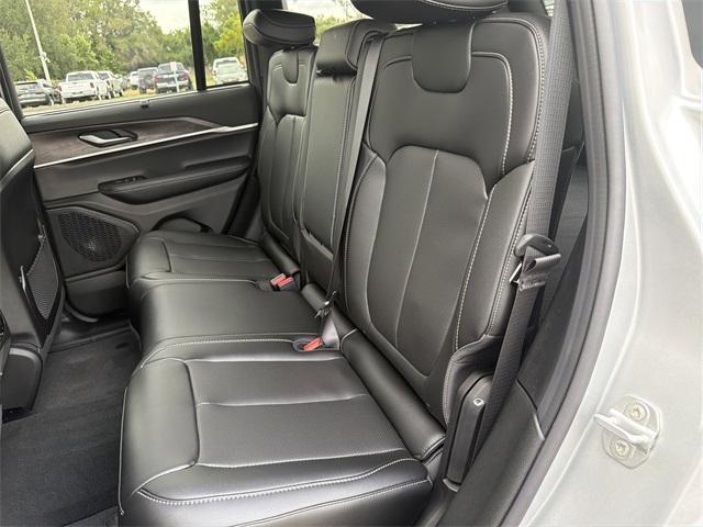 new 2025 Jeep Grand Cherokee car, priced at $42,199