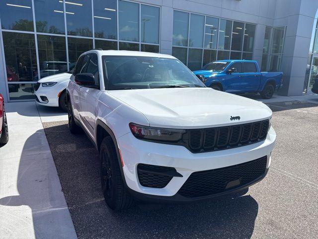 used 2024 Jeep Grand Cherokee car, priced at $32,991