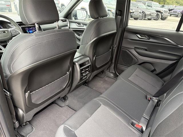 new 2025 Jeep Grand Cherokee car, priced at $34,084