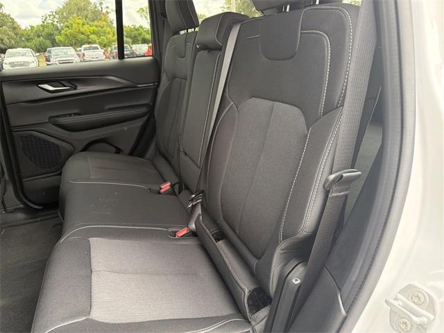 new 2025 Jeep Grand Cherokee car, priced at $34,200