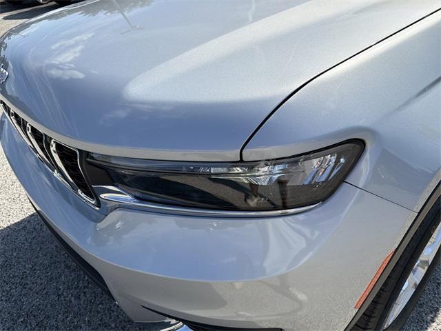 new 2025 Jeep Grand Cherokee L car, priced at $36,876