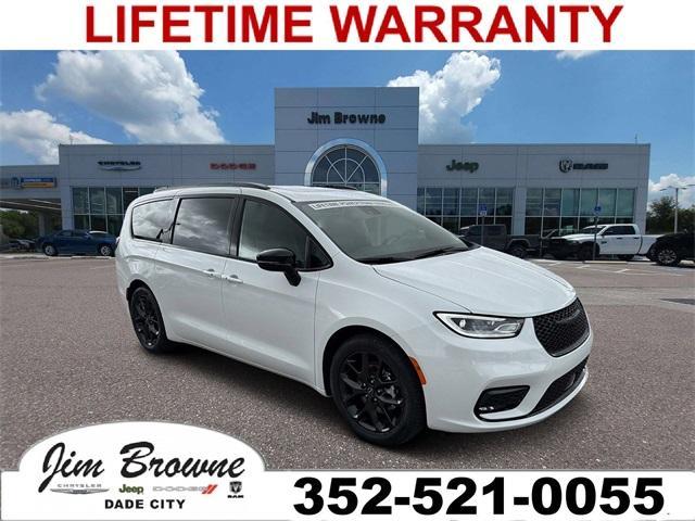 new 2026 Chrysler Pacifica car, priced at $44,681