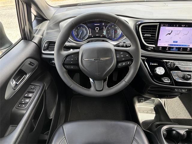 used 2023 Chrysler Pacifica car, priced at $30,714