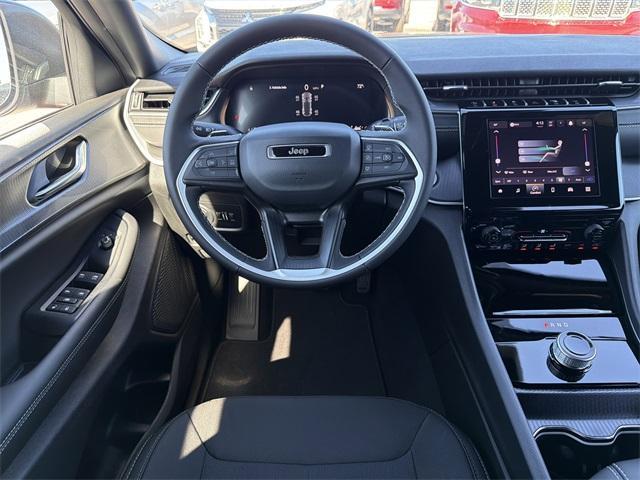 new 2025 Jeep Grand Cherokee car, priced at $33,688