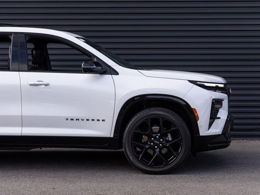 used 2025 Chevrolet Traverse car, priced at $47,491