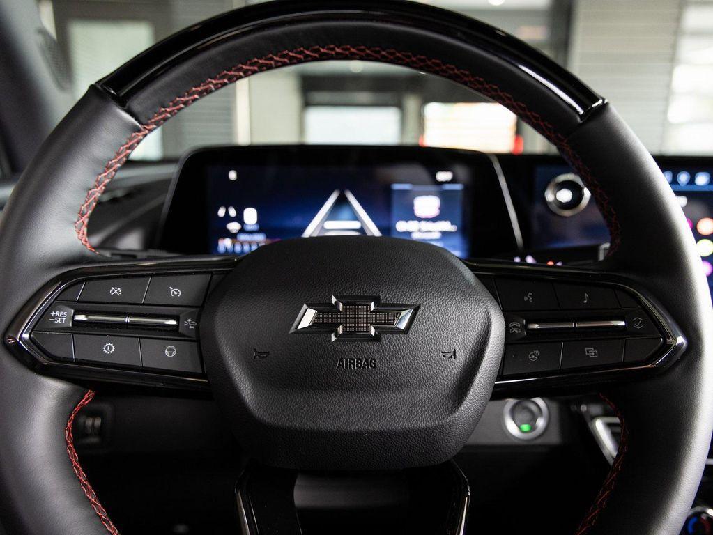 used 2025 Chevrolet Traverse car, priced at $47,491