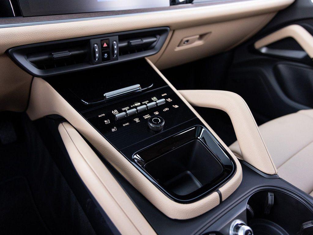 new 2025 Porsche Cayenne car, priced at $110,475