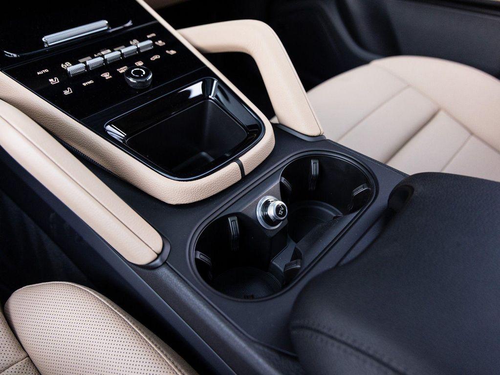 new 2025 Porsche Cayenne car, priced at $110,475