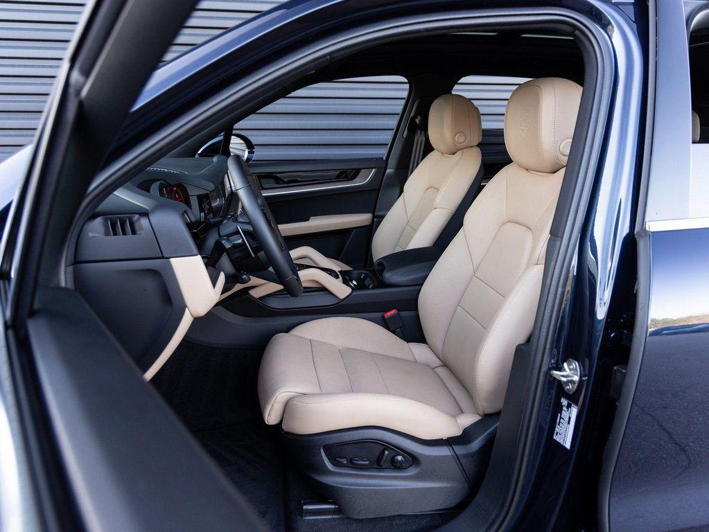 new 2025 Porsche Cayenne car, priced at $110,475