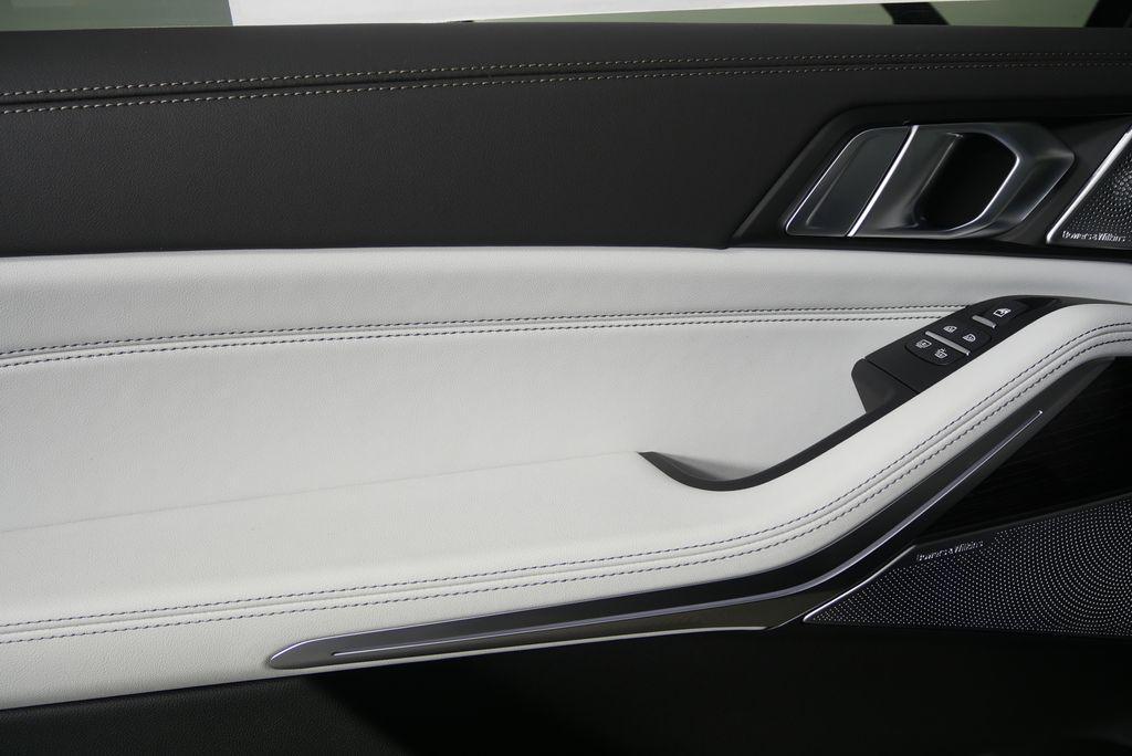 new 2027 BMW X7 car, priced at $106,485