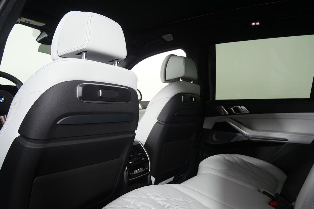 new 2027 BMW X7 car, priced at $106,485