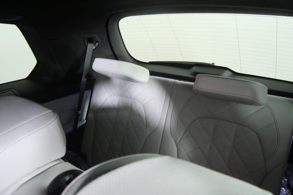 new 2027 BMW X7 car, priced at $106,485