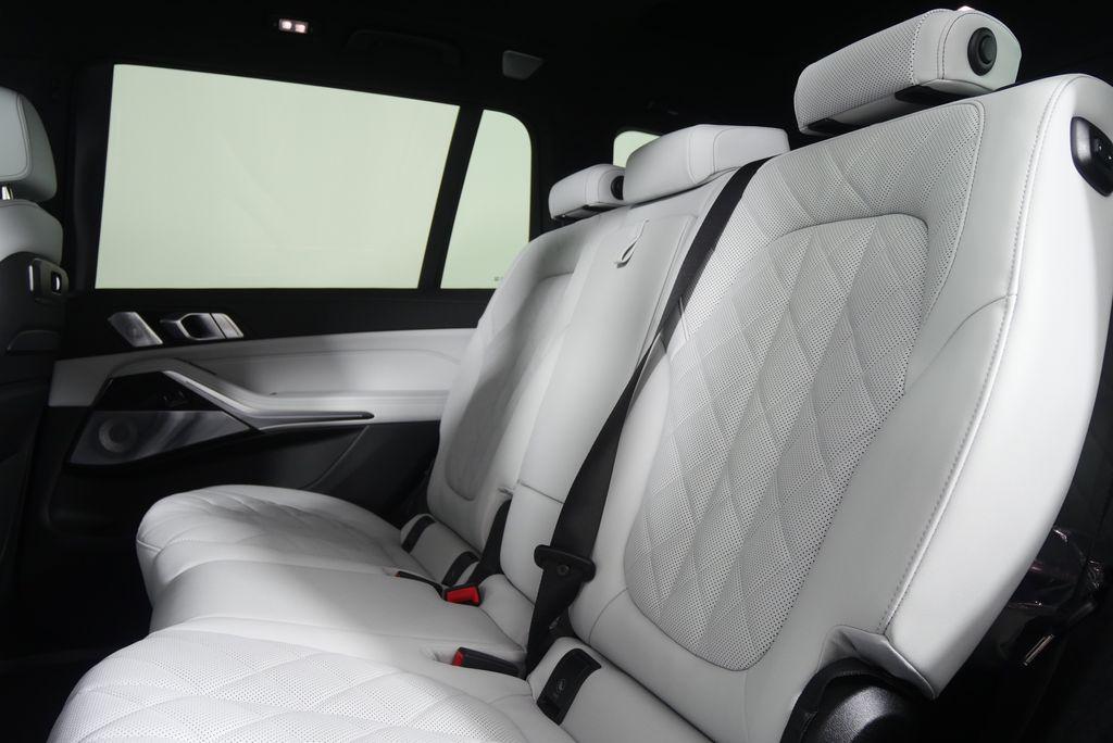 new 2027 BMW X7 car, priced at $106,485