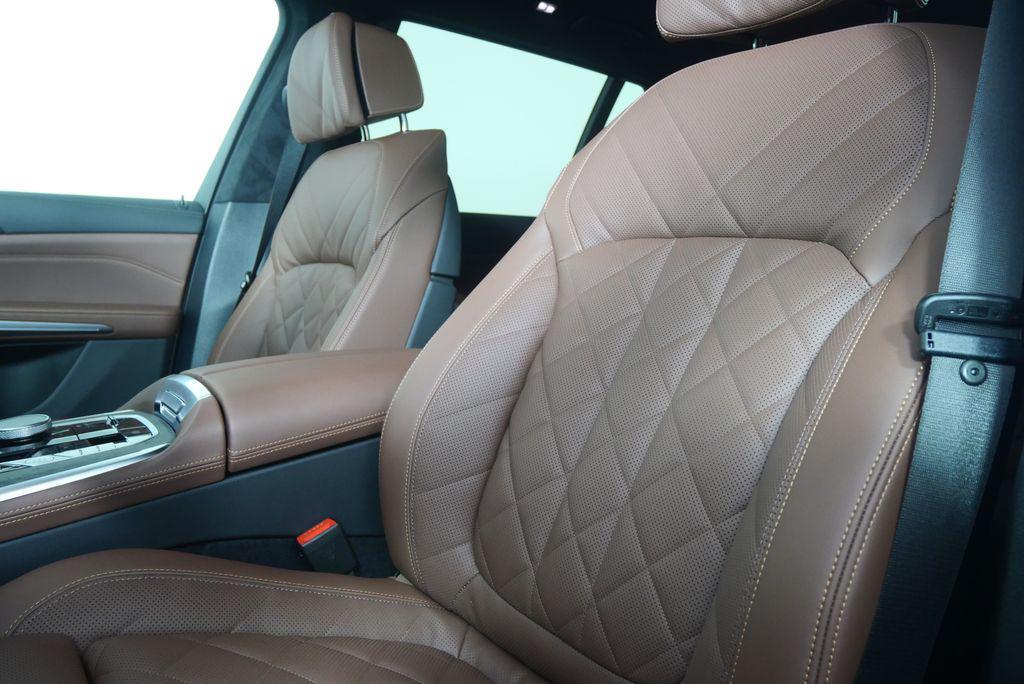 new 2027 BMW X7 car, priced at $100,865