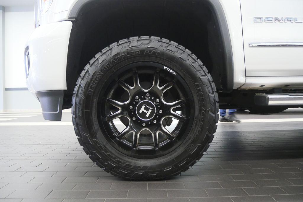 used 2018 GMC Sierra 2500 car, priced at $46,444