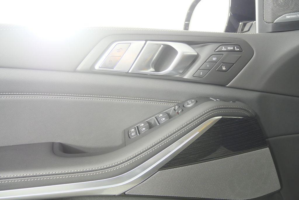 new 2027 BMW X7 car, priced at $99,598