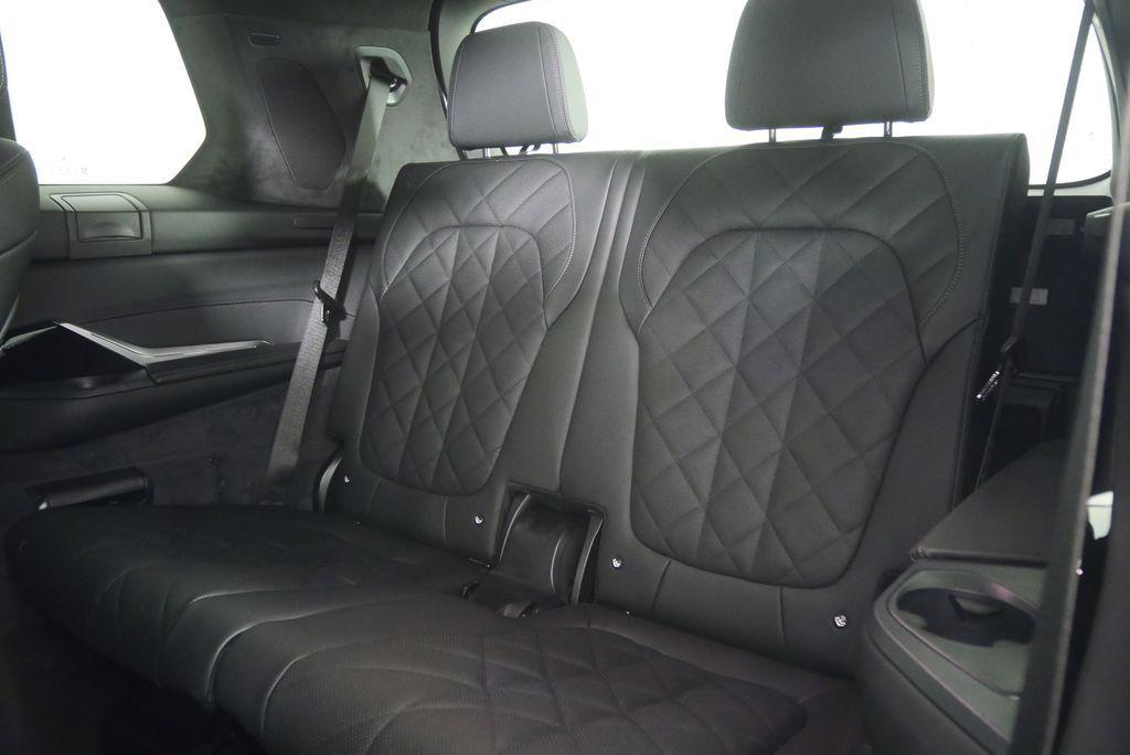 new 2027 BMW X7 car, priced at $95,930