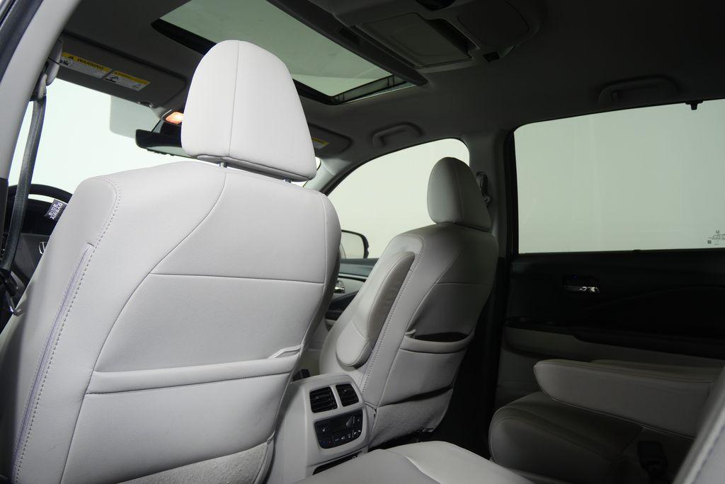 used 2022 Honda Pilot car, priced at $27,944