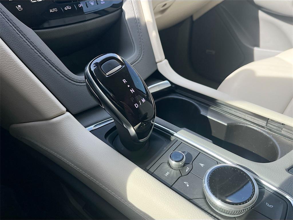 used 2024 Cadillac XT6 car, priced at $35,000