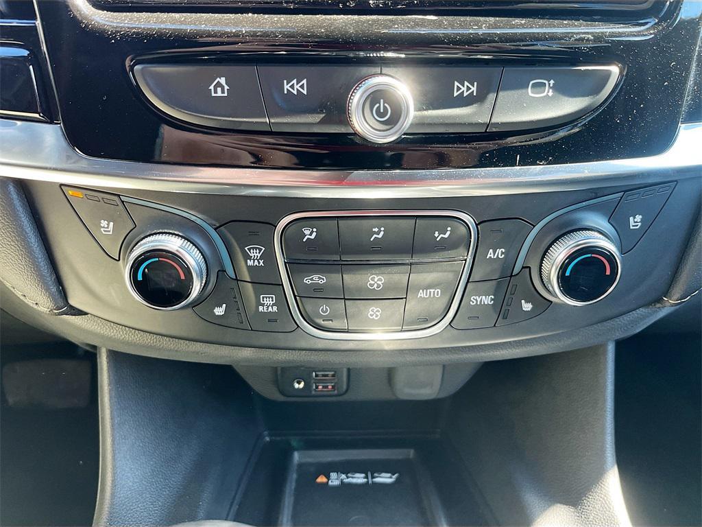 used 2023 Chevrolet Traverse car, priced at $31,500