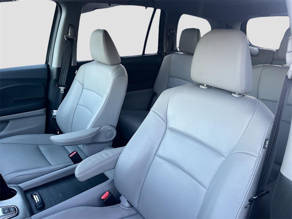 used 2021 Honda Pilot car, priced at $22,500
