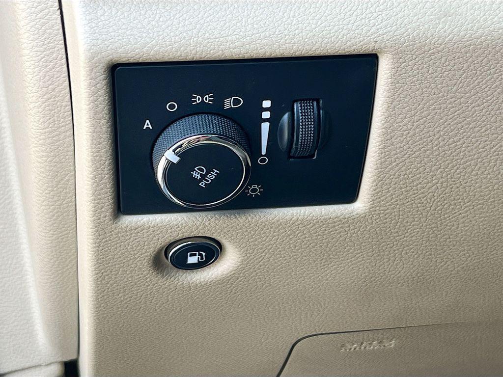 used 2018 Jeep Grand Cherokee car, priced at $13,200