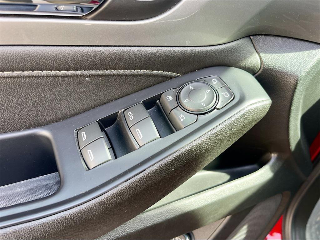 used 2022 Chevrolet Traverse car, priced at $22,600