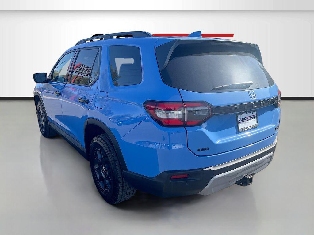 used 2025 Honda Pilot car, priced at $38,700