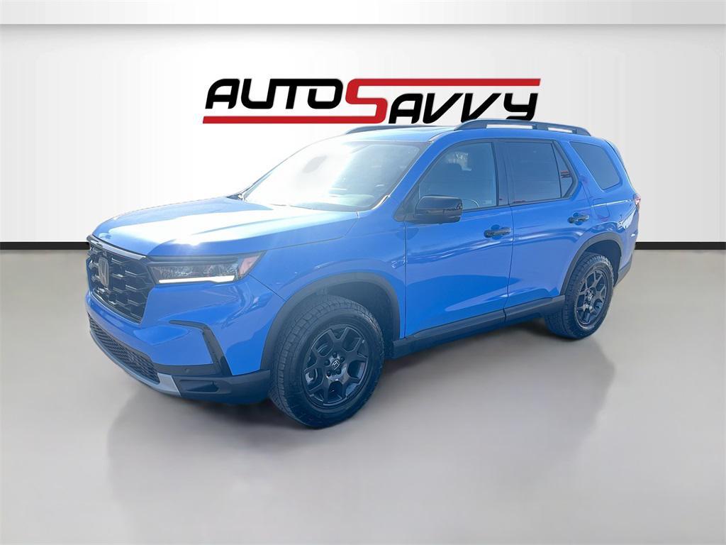 used 2025 Honda Pilot car, priced at $38,700