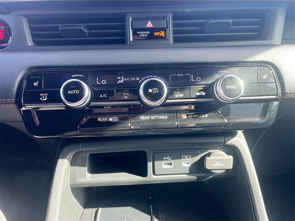 used 2025 Honda Pilot car, priced at $38,700