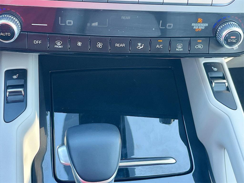 used 2025 Kia Telluride car, priced at $29,800