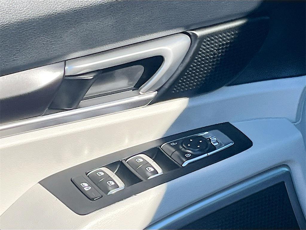 used 2025 Kia Telluride car, priced at $29,800
