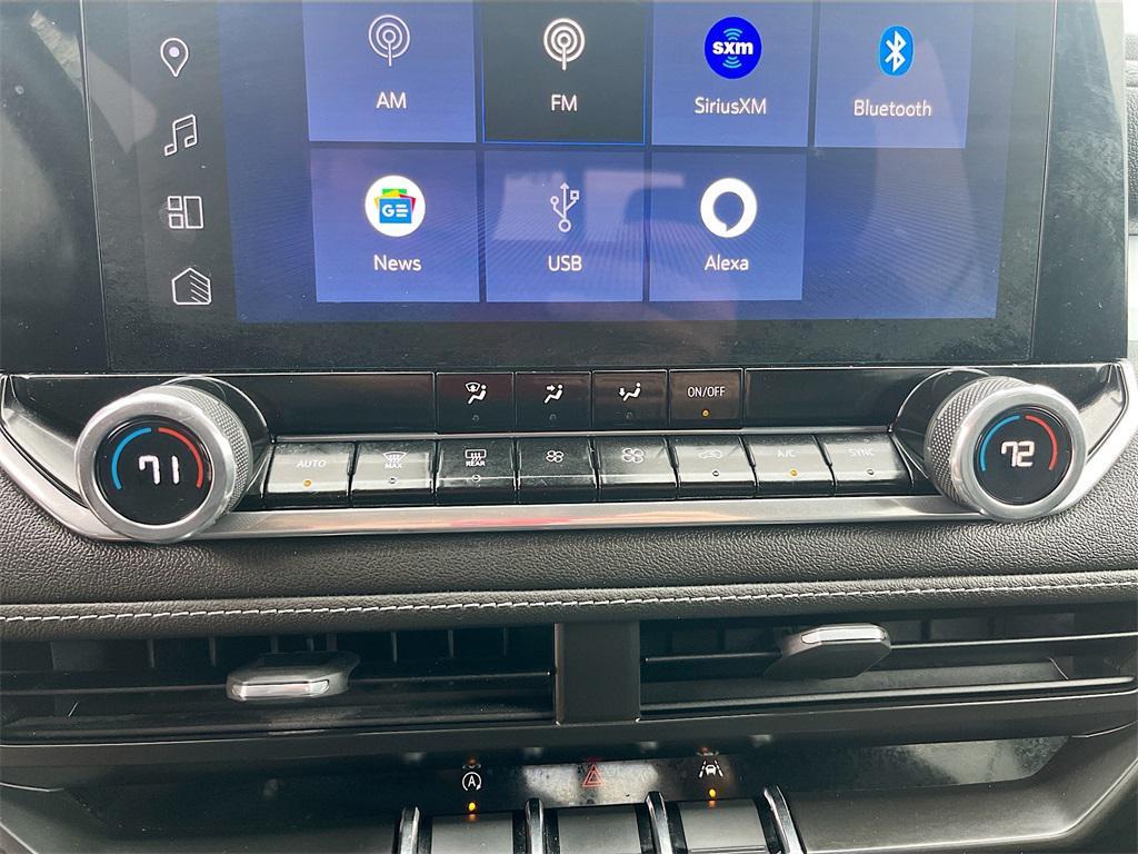 used 2024 Chevrolet Colorado car, priced at $25,500