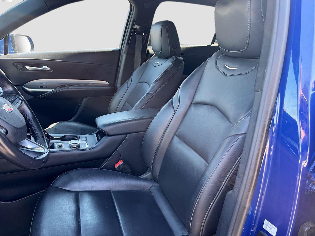 used 2022 Cadillac XT4 car, priced at $20,200