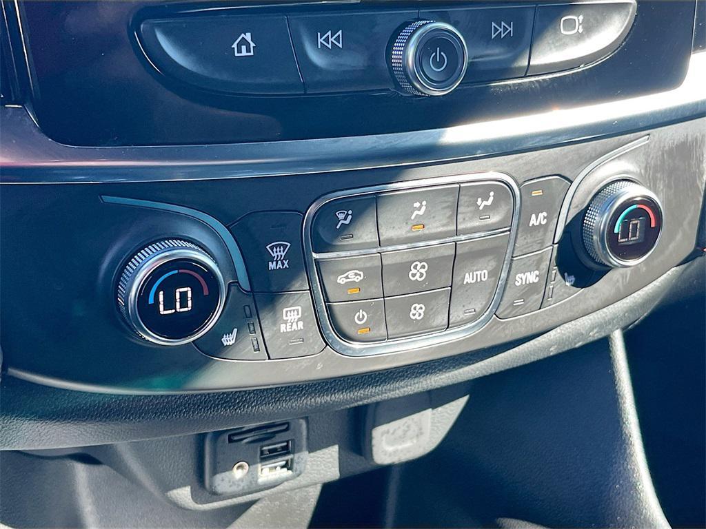 used 2023 Chevrolet Traverse car, priced at $26,700