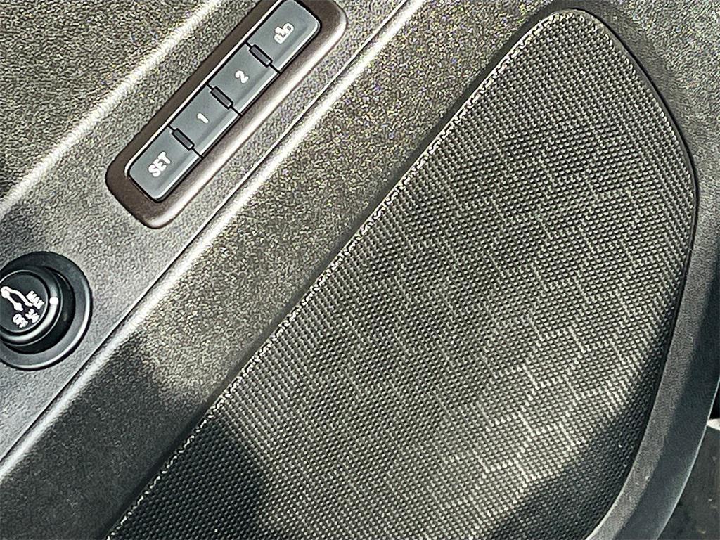 used 2020 Chevrolet Equinox car, priced at $15,300