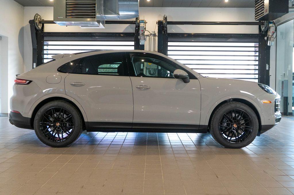 new 2025 Porsche Cayenne car, priced at $108,385