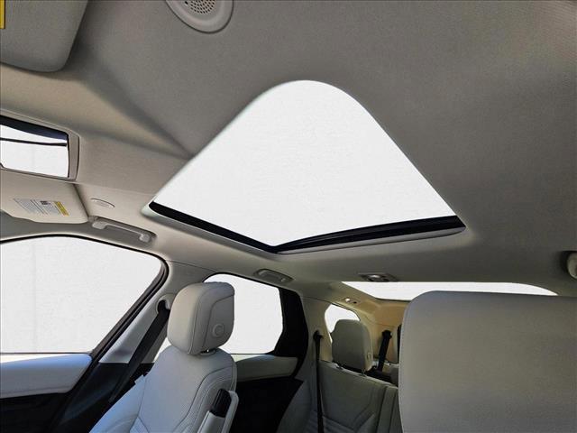 new 2025 Land Rover Discovery car, priced at $66,068