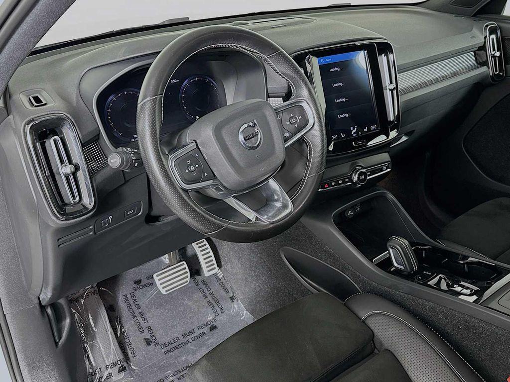 used 2021 Volvo XC40 car, priced at $25,700