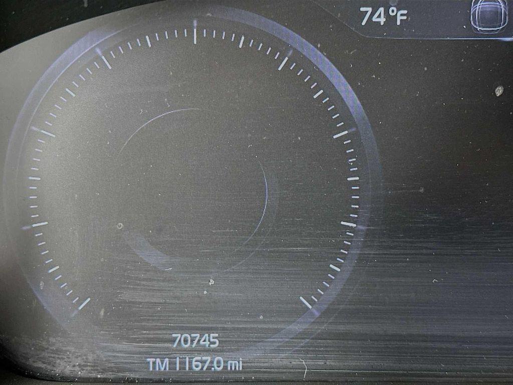 used 2021 Volvo XC40 car, priced at $25,700