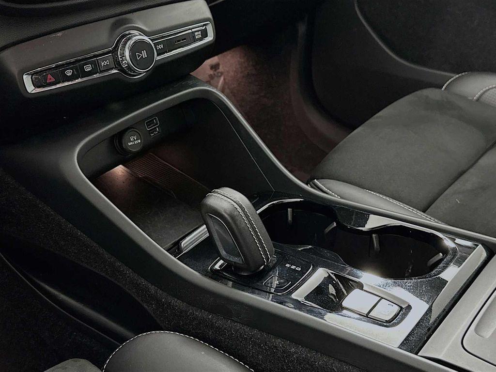 used 2021 Volvo XC40 car, priced at $25,700